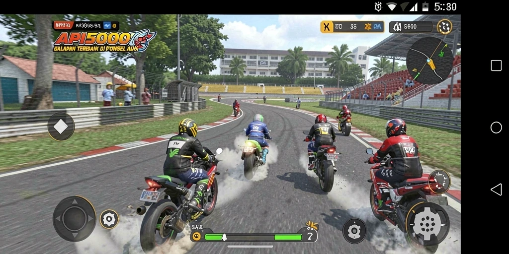 Screenshot utama dari gameplay seru API5000 dalam balapan motor.